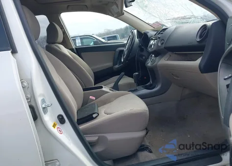 2008 Toyota Rav4 Limited z USA, uszkodzony, nr VIN JTMBD31V385187922